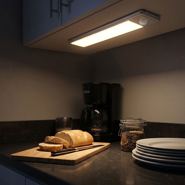 Lampe LED 5-en-1 pour armoire avec détecteur de mouvement