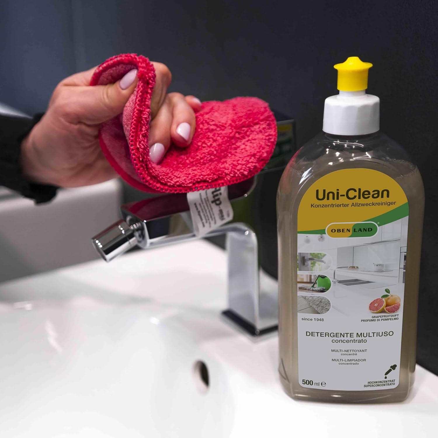 Bad reinigen mit dem Obenland Uni-Clean Allesreiniger
