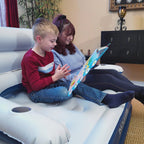 Kinder nutzen das Restform MAX Luftbett