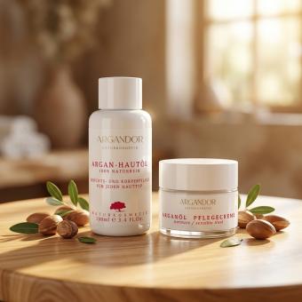 Coffret comprenant une huile pour la peau à l'argan, 100 ml, et une crème de soin à l'argan, 50 ml 